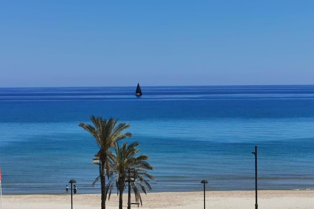 Lujoso Apartamento En Primera Linea De Playa Alicante Exterior photo