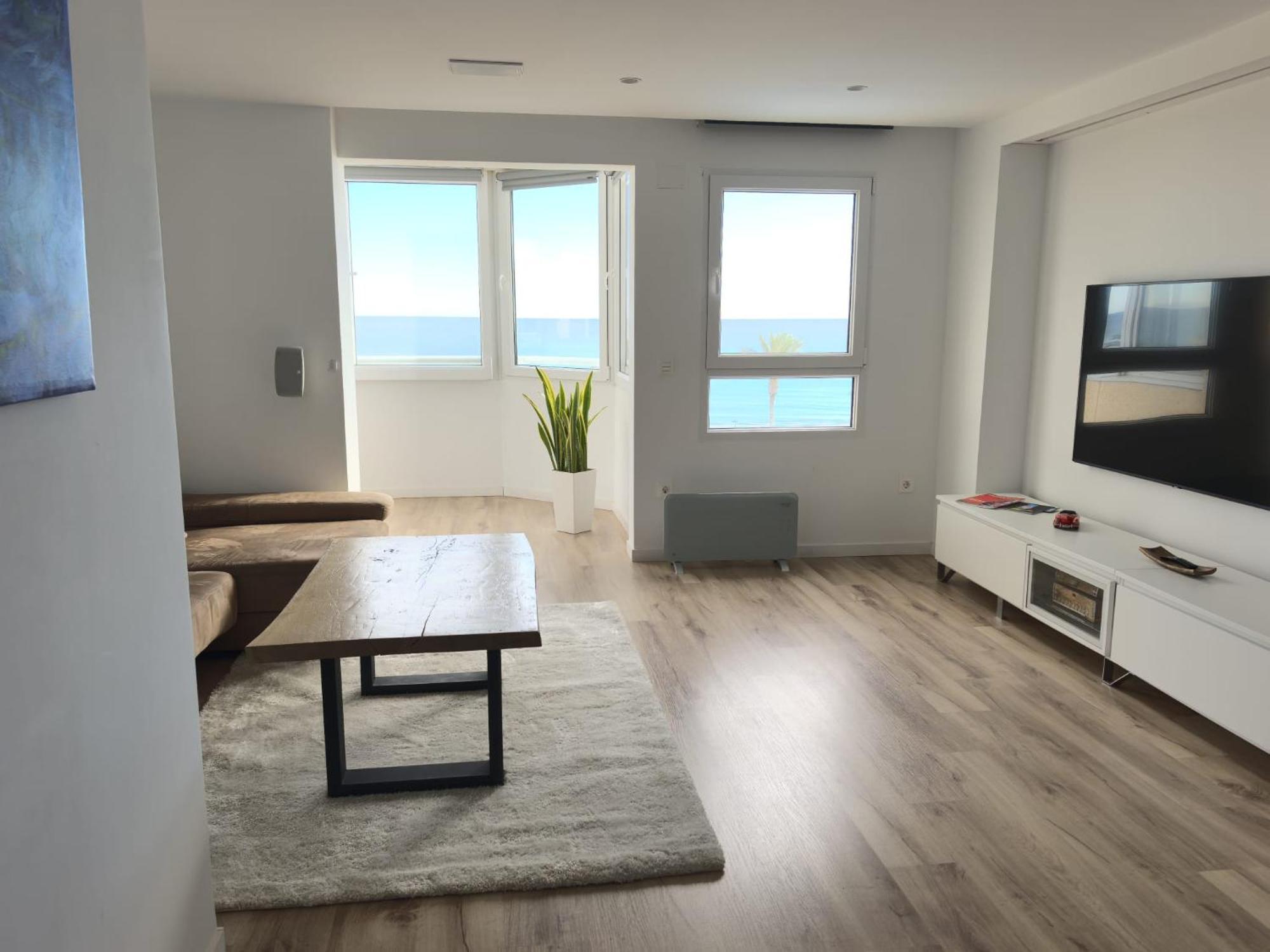 Lujoso Apartamento En Primera Linea De Playa Alicante Exterior photo